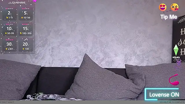 Snapshot of Alessy1 chatting on 06-16-26, 05:24 Alessy1 online show from 06-16-26, 05:24