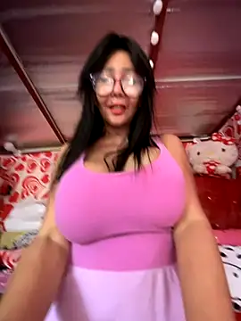 Snapshot of sweetieme chatting on 10-11-25, 01:28 sweetieme online show from 10-11-25, 01:28