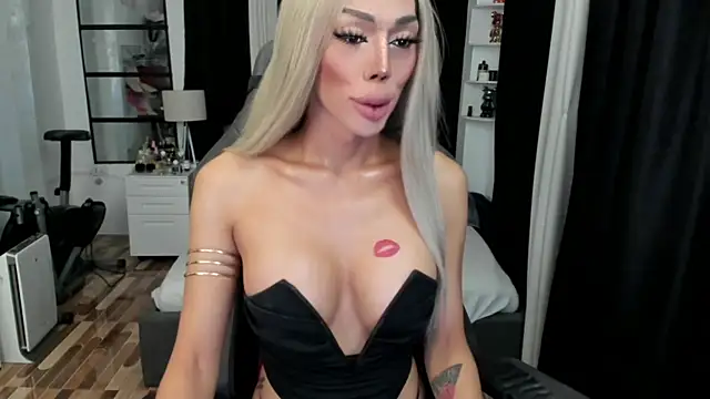 Forever MissCandace online show from 12-21-25, 02:24