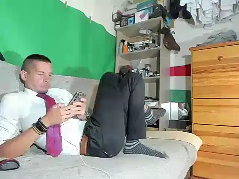 viraglaci18xh online show from 10-05-25, 04:09