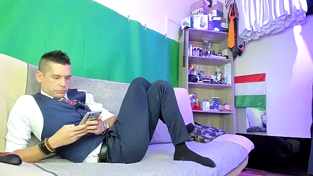 viraglaci18xh online show from 11-24-25, 10:04