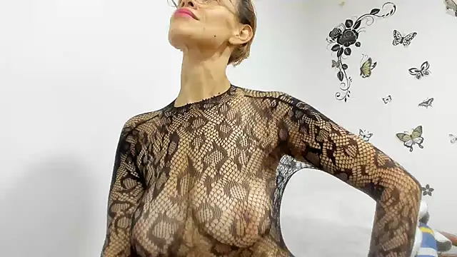 Snapshot of jennifersmit1 chatting on 05-31-26, 10:21 jennifersmit1 online show from 05-31-26, 10:21