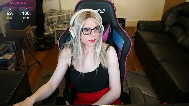 Snapshot of KelseyCobalt chatting on 05-27-26, 07:54 KelseyCobalt online show from 05-27-26, 07:54