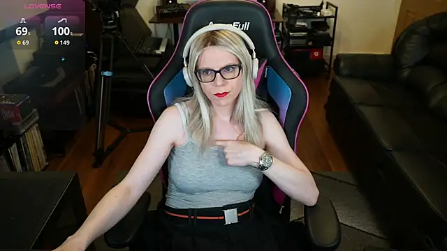 Snapshot of KelseyCobalt chatting on 07-19-26, 08:27 KelseyCobalt online show from 07-19-26, 08:27