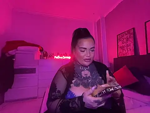 Snapshot of _MelinaCurves_ chatting on 01-27-25, 09:22 MelinaCurves online show from 01-27-25, 09:22