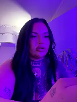 Snapshot of _MelinaCurves_ chatting on 09-11-25, 08:20 MelinaCurves online show from 09-11-25, 08:20