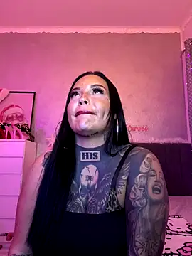 Snapshot of _MelinaCurves_ chatting on 12-22-25, 09:26 MelinaCurves online show from 12-22-25, 09:26