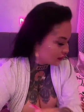 Snapshot of _MelinaCurves_ chatting on 11-01-25, 11:53 MelinaCurves online show from 11-01-25, 11:53