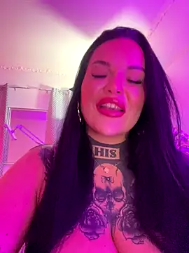 Snapshot of _MelinaCurves_ chatting on 10-11-25, 08:54 MelinaCurves online show from 10-11-25, 08:54