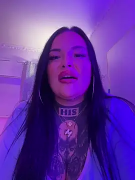 Snapshot of _MelinaCurves_ chatting on 10-04-25, 09:27 MelinaCurves online show from 10-04-25, 09:27