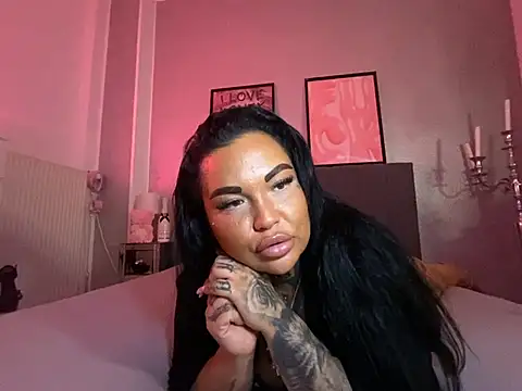 Snapshot of _MelinaCurves_ chatting on 02-23-25, 11:36 MelinaCurves online show from 02-23-25, 11:36