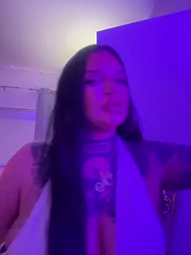 Snapshot of _MelinaCurves_ chatting on 11-09-25, 10:14 MelinaCurves online show from 11-09-25, 10:14