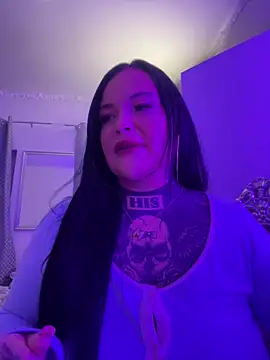 Snapshot of _MelinaCurves_ chatting on 11-12-25, 02:59 MelinaCurves online show from 11-12-25, 02:59