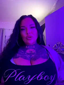 Snapshot of _MelinaCurves_ chatting on 11-10-25, 09:09 MelinaCurves online show from 11-10-25, 09:09