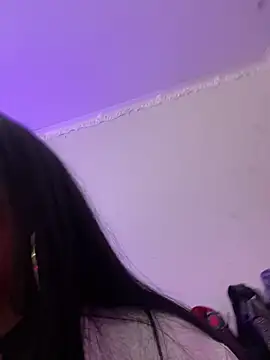 Snapshot of _MelinaCurves_ chatting on 11-18-25, 10:24 MelinaCurves online show from 11-18-25, 10:24