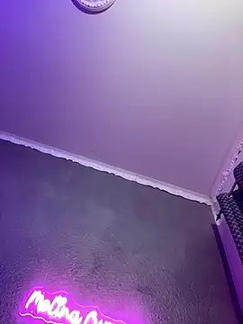 Snapshot of _MelinaCurves_ chatting on 11-26-25, 10:21 MelinaCurves online show from 11-26-25, 10:21