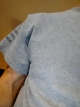 Snapshot of Biknight chatting on 11-08-25, 10:24 Biknight online show from 11-08-25, 10:24