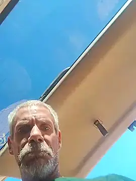 Snapshot of Biknight chatting on 11-16-25, 05:28 Biknight online show from 11-16-25, 05:28