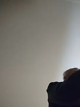 Snapshot of Biknight chatting on 02-25-26, 12:38 Biknight online show from 02-25-26, 12:38