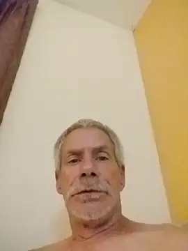 Snapshot of Biknight chatting on 02-25-26, 12:11 Biknight online show from 02-25-26, 12:11