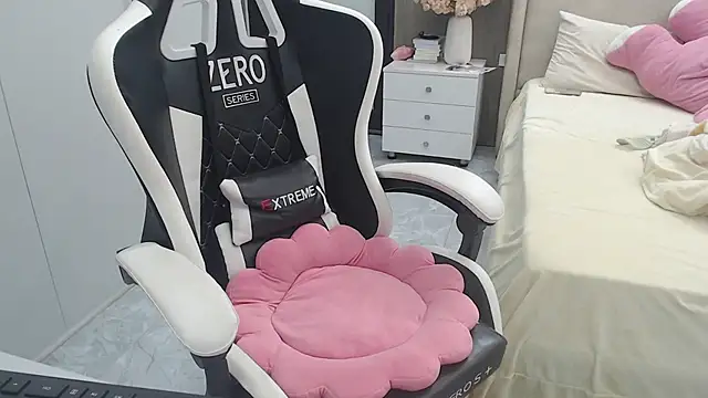 Hanako love online show from 12-01-25, 11:49