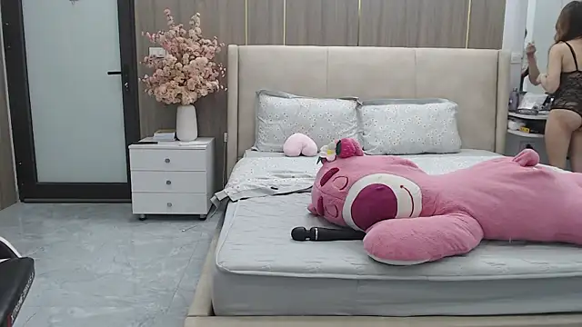 Snapshot of Hanako_love chatting on 10-13-25, 03:35 Hanako love online show from 10-13-25, 03:35