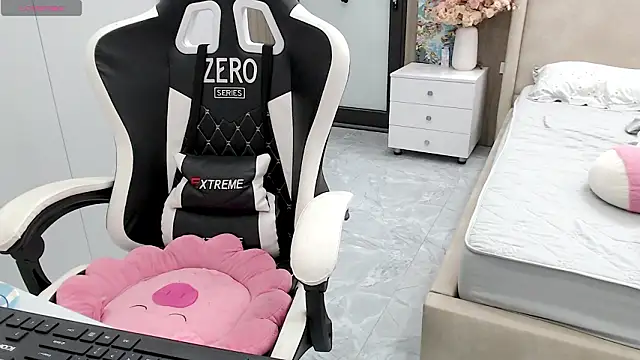 Hanako love online show from 03-18-26, 03:57