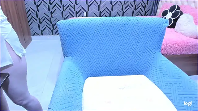 Snapshot of Toyota_Motor_Corporation chatting on 12-21-25, 11:27 Toyota Motor Corporation online show from 12-21-25, 11:27