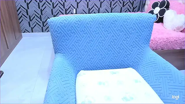 Snapshot of Toyota_Motor_Corporation chatting on 11-12-25, 11:19 Toyota Motor Corporation online show from 11-12-25, 11:19