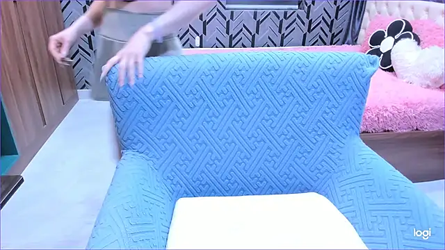 Snapshot of Toyota_Motor_Corporation chatting on 01-08-26, 11:22 Toyota Motor Corporation online show from 01-08-26, 11:22