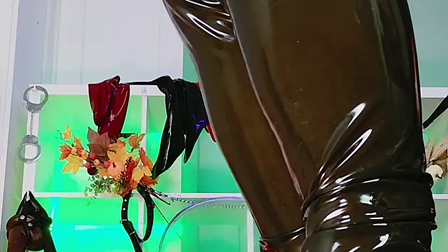 Ella  Kross online show from 11-02-25, 04:23