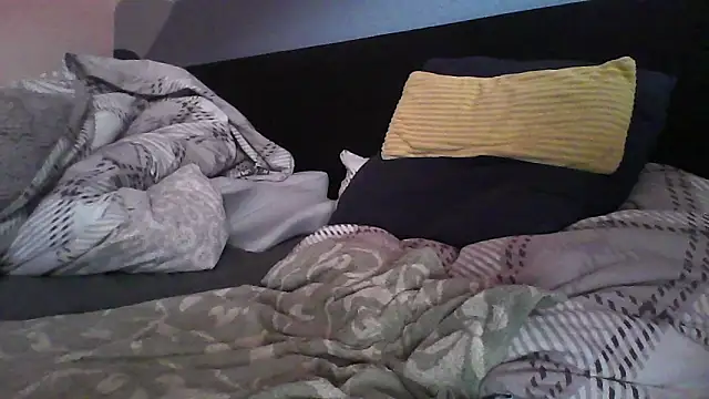 Snapshot of Menic0n chatting on 09-30-25, 08:31 Menic0n online show from 09-30-25, 08:31