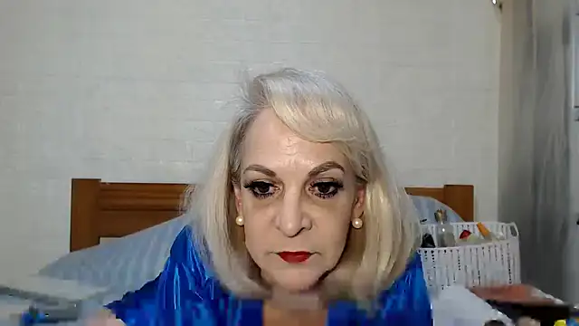Snapshot of awild_kitten chatting on 06-07-26, 10:42 awild kitten online show from 06-07-26, 10:42