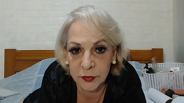 awild kitten online show from 10-28-25, 09:08