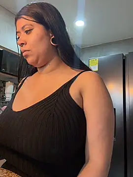 Snapshot of emilyjohanson chatting on 03-18-25, 05:12 emilyjohanson online show from 03-18-25, 05:12