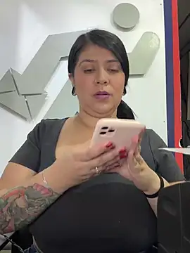 Snapshot of emilyjohanson chatting on 01-22-25, 03:40 emilyjohanson online show from 01-22-25, 03:40