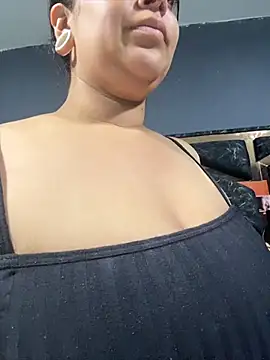 emilyjohanson online show from 04-18-26, 09:44