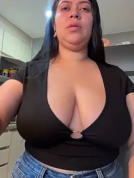 Snapshot of emilyjohanson chatting on 03-20-25, 01:48 emilyjohanson online show from 03-20-25, 01:48