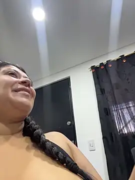 Snapshot of emilyjohanson chatting on 05-19-26, 04:36 emilyjohanson online show from 05-19-26, 04:36