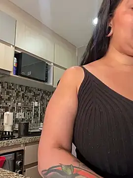 Snapshot of emilyjohanson chatting on 01-15-25, 02:13 emilyjohanson online show from 01-15-25, 02:13