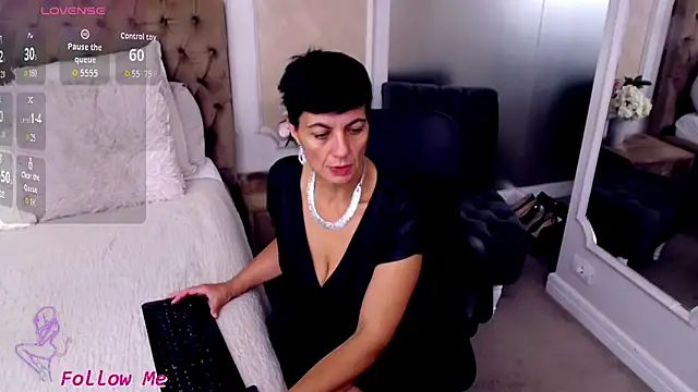 BustyPenellope online show from 09-28-25, 02:51