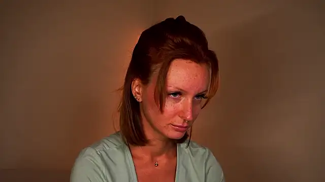 Snapshot of Liuba_Fox chatting on 02-21-26, 06:54 Liuba Fox online show from 02-21-26, 06:54