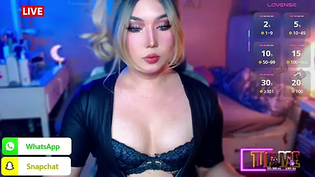 HOTnWILDalice online show from 10-23-25, 01:48