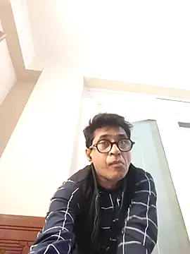 iamkahn 44 online show from 12-17-25, 11:04