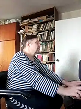 Snapshot of Pokaz2020 chatting on 06-11-26, 08:33 Pokaz2020 online show from 06-11-26, 08:33