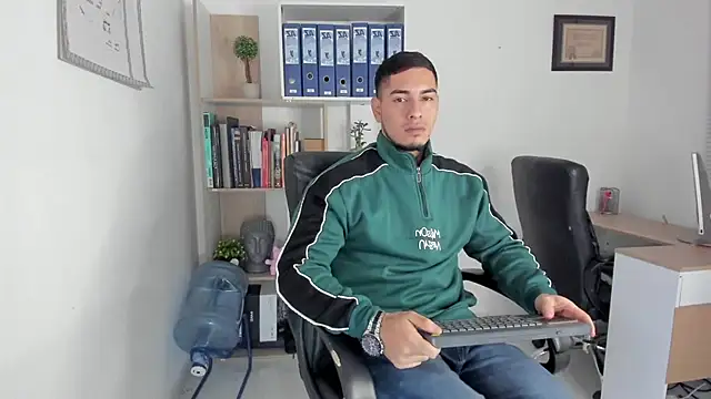Snapshot of Dimitri_Colleman chatting on 01-30-25, 09:04 Dimitri Colleman online show from 01-30-25, 09:04