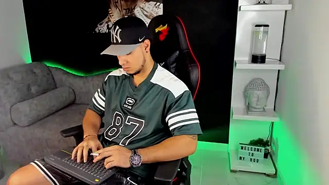 Snapshot of Dimitri_Colleman chatting on 01-16-25, 11:27 Dimitri Colleman online show from 01-16-25, 11:27
