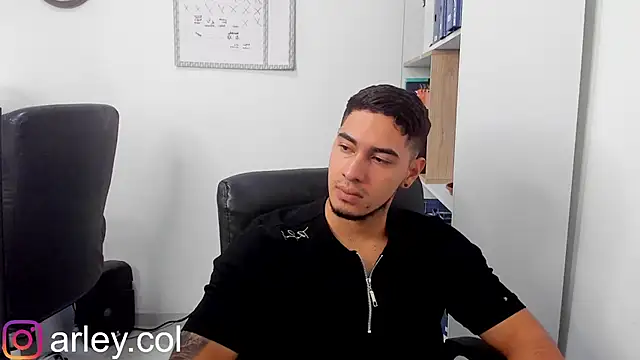 Snapshot of Dimitri_Colleman chatting on 01-19-25, 08:18 Dimitri Colleman online show from 01-19-25, 08:18