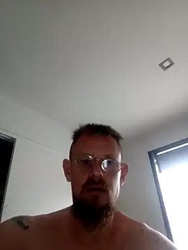 Snapshot of Skody31 chatting on 12-18-25, 06:29 Skody31 online show from 12-18-25, 06:29