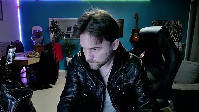 Snapshot of tom_sauwer chatting on 12-11-24, 08:39 tom sauwer online show from 12-11-24, 08:39